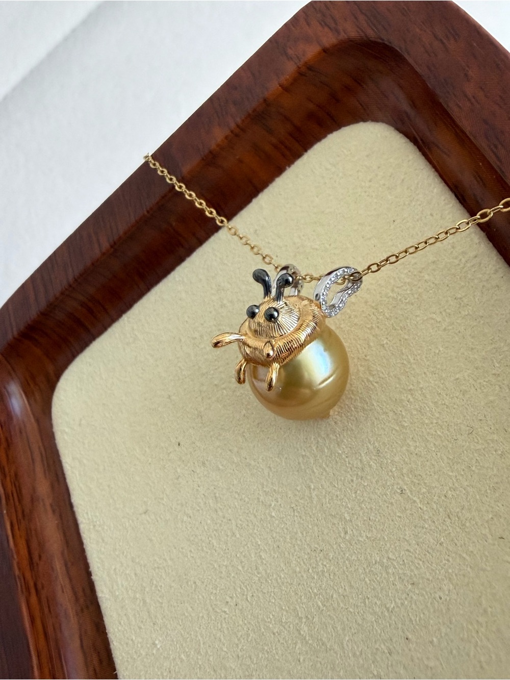 South Sea Golden Pearl Bee Pendant 🐝 | 11.8mm | S925 Sterling Silver | New - Picture 4 of 11